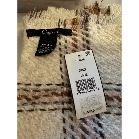 Cejon Women’s Lightweight Plaid Blanket Wrap, White Ivory - Picture 4 of 5